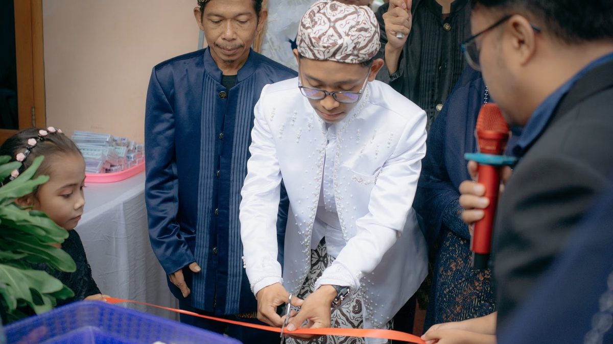 Banner sự kiện Lotus Grand Opening Week
